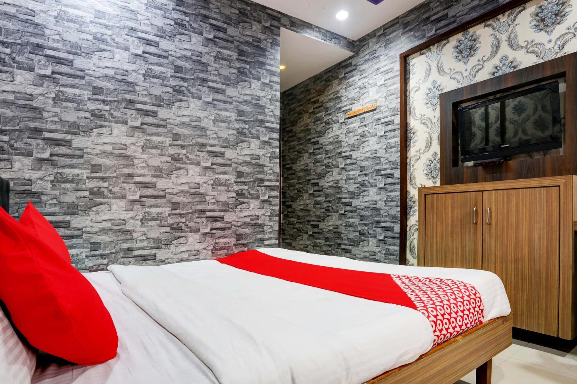 Super Hotel O Yatri Yadgar 纳威孟买 外观 照片